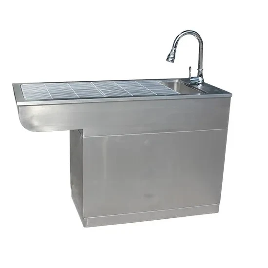 طاولة العمليات للعناية بالحيوانات الأليفة