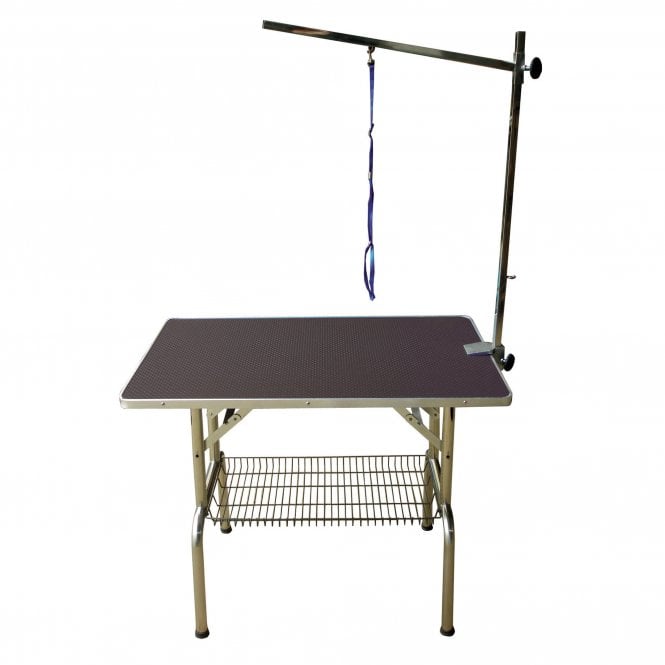 طاولة العناية المحمولة